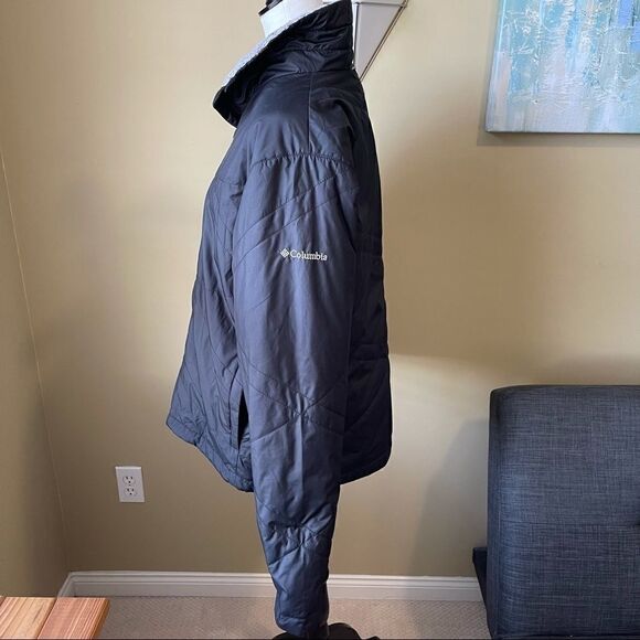 Columbia Insulated Black Jacket - Picture 4 of 5